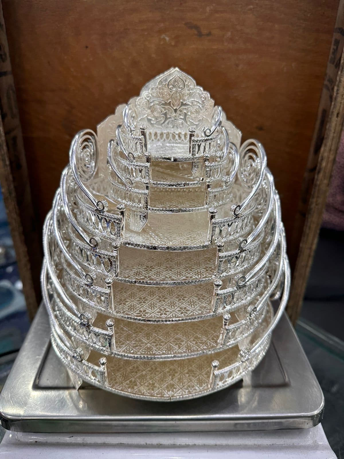 A GAME OF SCALE, TO MAKE A STATEMENT.